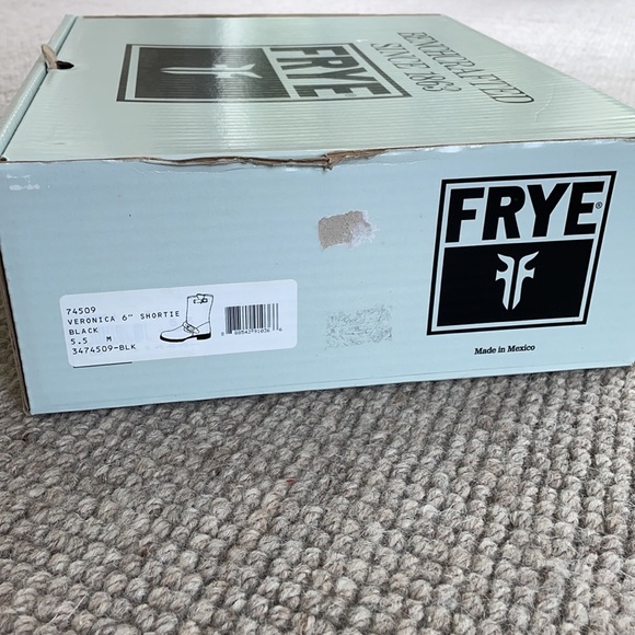 Frye boots. 6” Veronica Shortie boots. Black. - Picture 7 of 8